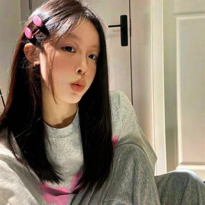 女孩和蜘蛛